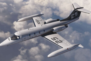 Imagem do Gates Learjet 25 da Xtreme Prototypes, um clássico jato executivo, em voo no Microsoft Flight Simulator 2024.