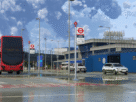 Arte promocional da iniBuilds para novidades de cenários no MSFS 2024, incluindo KORD, Dubai V2 e multi-jetways.