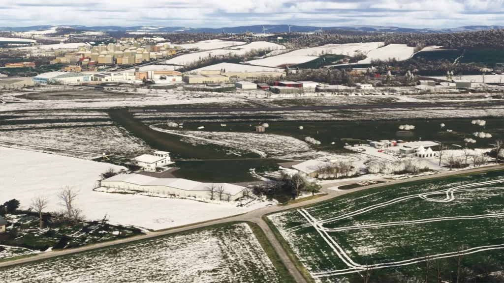 Vista aérea do Airfield Detmold no Microsoft Flight Simulator 2024