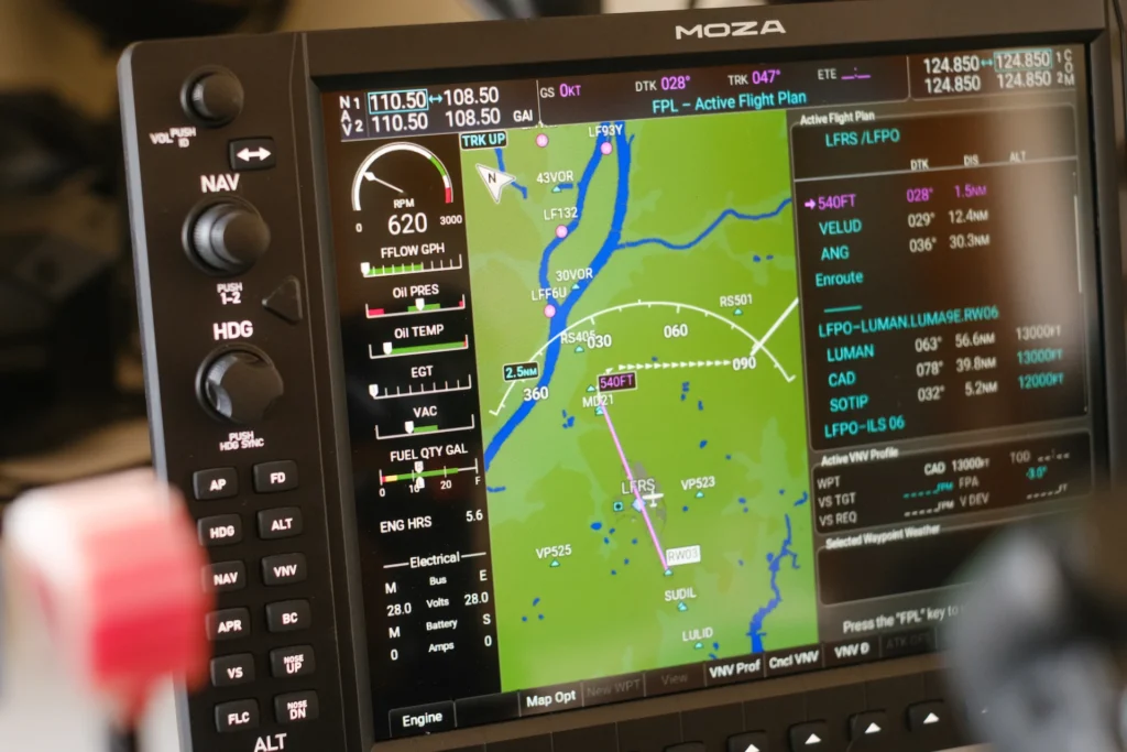 Painel MOZA MGX1000 em uso com o Microsoft Flight Simulator — imagem 2