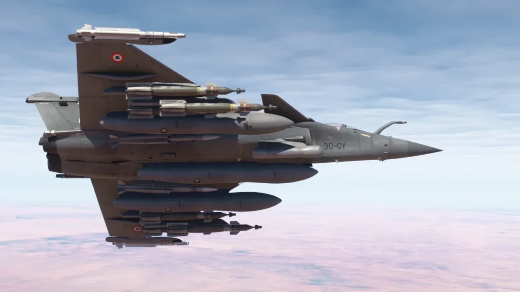 Dassault Rafale com armamentos e tanques externos no MSFS 2024