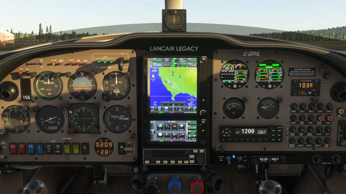 Lancair Legacy da Flysimware com aviônicos Avidyne no painel analógico