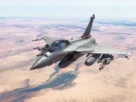 Dassault Rafale da AzurPoly visto de frente no MSFS 2024