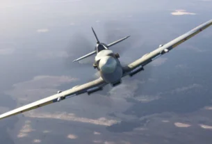 Spitfire V2 da FlyingIron em voo no Microsoft Flight Simulator 2024
