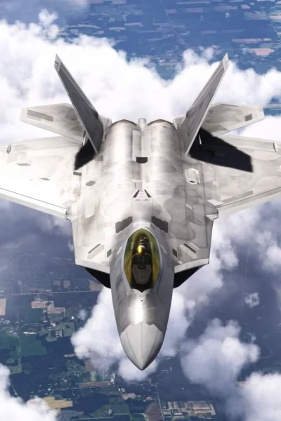 Top Mach Studios F-22 Raptor reconstruído para MSFS 2024 em voo