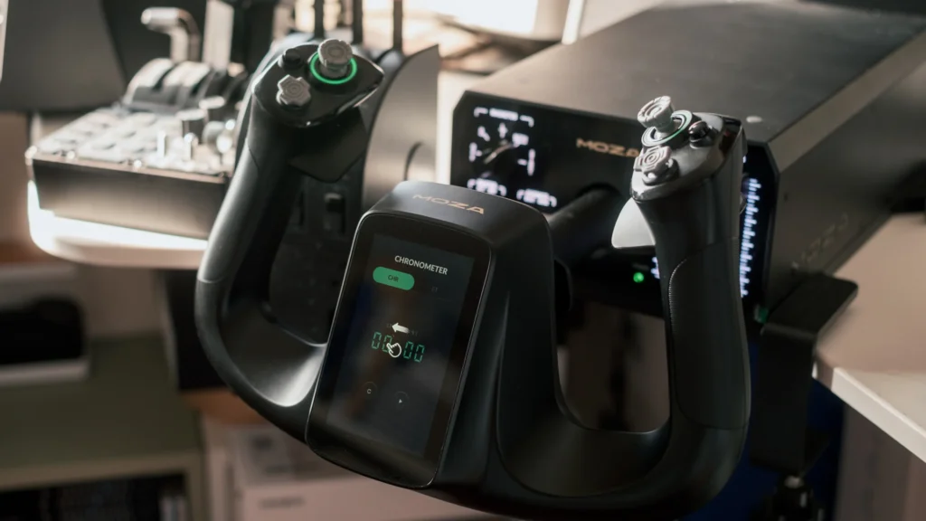 Conjunto MOZA AY90 e yoke em cockpit doméstico de simulação de voo
