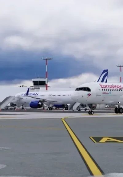 Aeronaves estacionadas no Mykonos Airport da Skydom para X-Plane 12