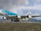Airbus A380 da ANA em cena de simulador, com o trem de pouso estendido.