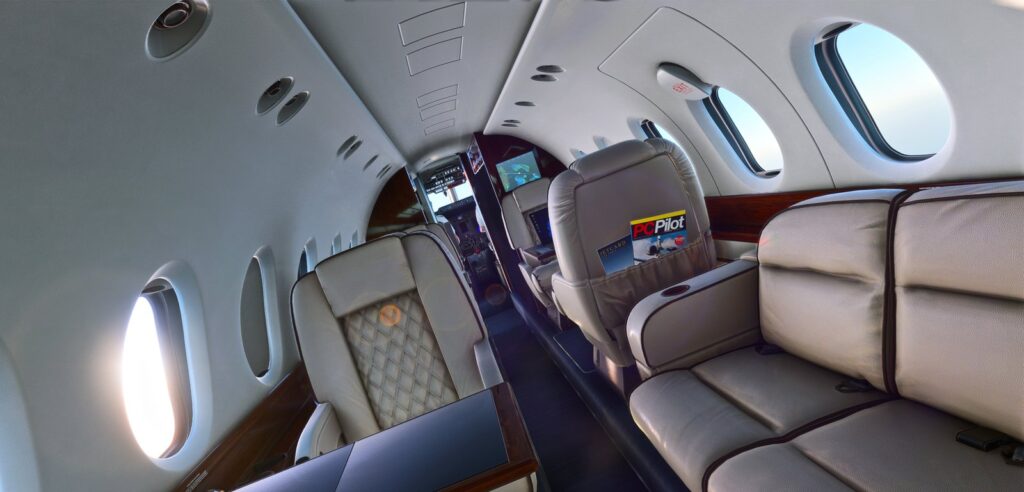 Interior da cabine executiva do FlightFX Hawker 800XP