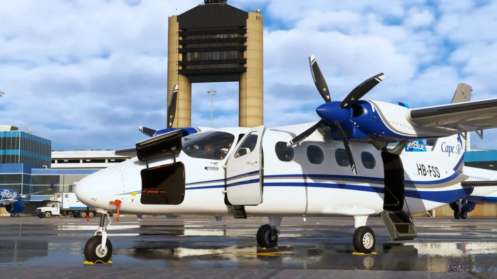 Tecnam P2012 Traveller da FlightSim Studio no pátio aeroportuário