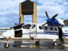 Tecnam P2012 Traveller da FlightSim Studio no pátio aeroportuário